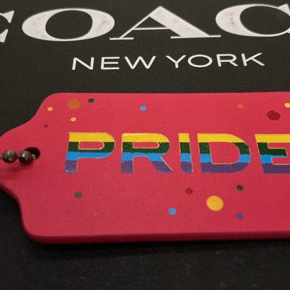 Coach Pride Limited Edition Frusia Pink Rainbow hangtag Bag Charm Fob Keychain - Picture 4 of 5